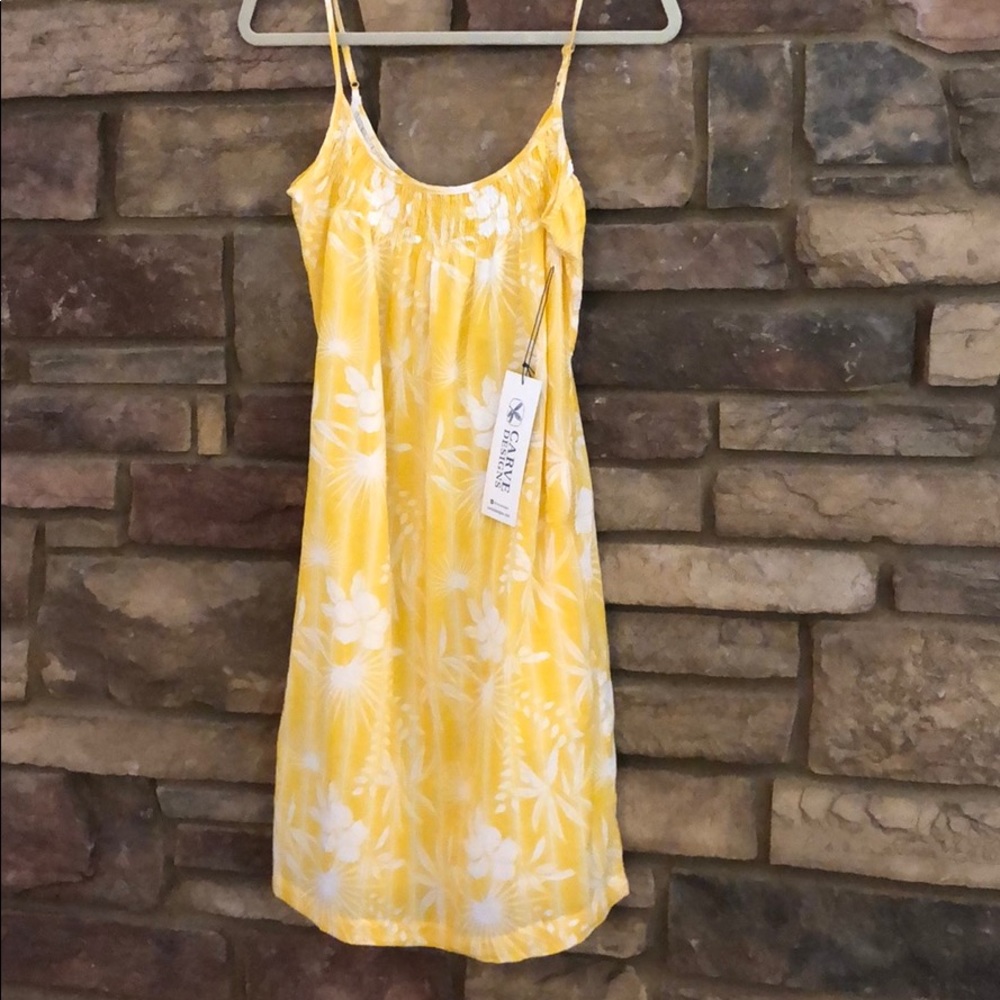 NWT Carve Design Yellow & White Dress